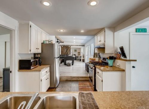 596 Vale Vw Dr, Vista CA  92081-6741 exterior