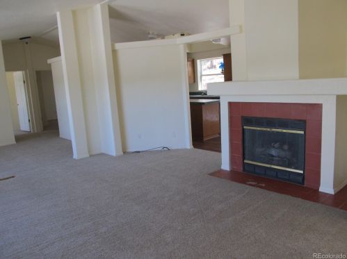 490 Rhyolite Ln, Twin Rock, CO 80816-9376