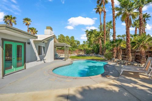 2632 Aurora Dr, Palm Springs CA  92262-2362 exterior