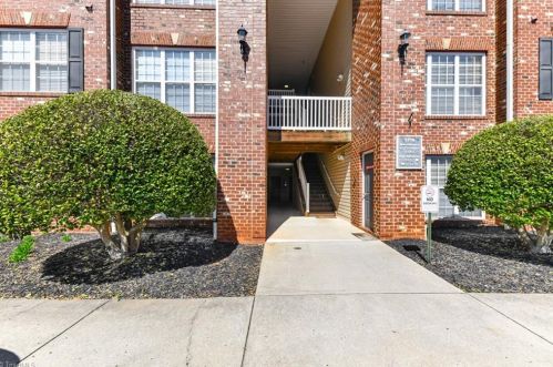 3716 Cotswold Ave, Greensboro NC 27410-8933 exterior