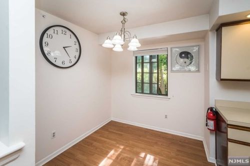 3710 Mark Twain Way, Mahwah NJ  07430-3477 exterior