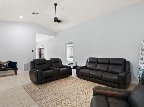 3341 26th Ave, Naples, FL 34117-7845