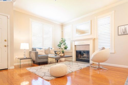 10722 Wallace Ln, Pleasanton, CA 94568-5537
