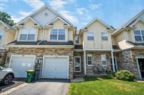 216 Maple Ct, Alburtis, PA 18011-9596