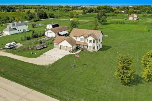 1116 Cox Rd, Kansasville, WI 53139-9732