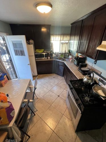 829 Plum St, Compton, CA 90222-3819