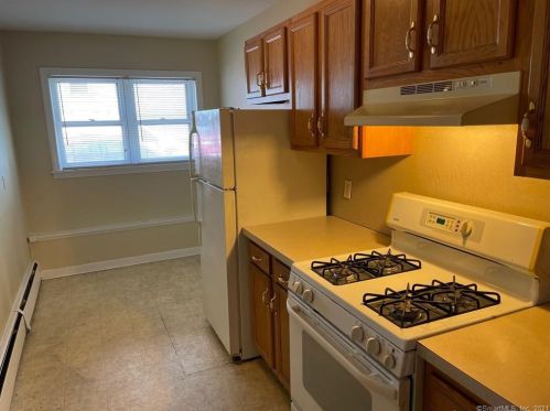 94 Sunnyside Ave, Waterbury CT  06708-3580 exterior