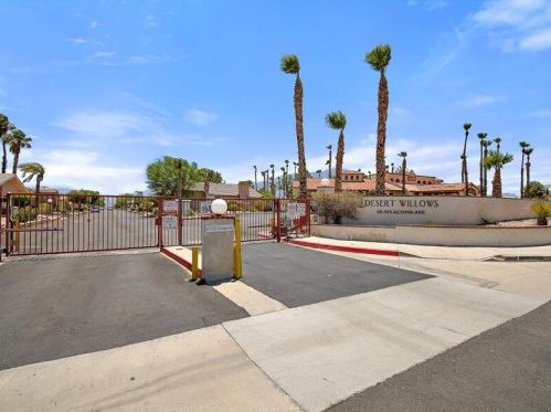 65565 Acoma Ave, Desert Hot Springs CA  92240-3532 exterior