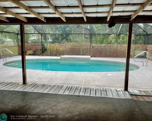 45 44th Ave, Vero Beach, FL 32968-2354