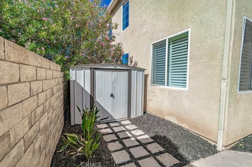 28342 Lorita Ln, Santa Clarita CA  91350-3211 exterior