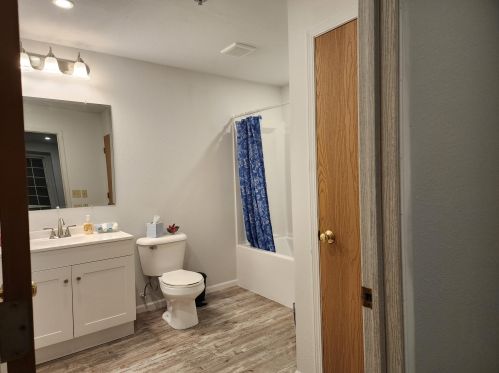 8201 Lexington Pl, Kenosha WI  53158-2515 exterior