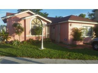 15410 57th Ter, Miami, FL 33193-2517