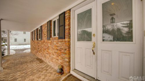 4 Bristol Ct, East Brunswick, NJ 08816-2732