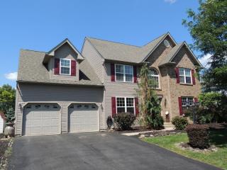 733 Heather Ln, Easton, PA 18040-8274