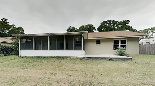 584 Oakwood Ave, Orange City FL  32763-4211 exterior