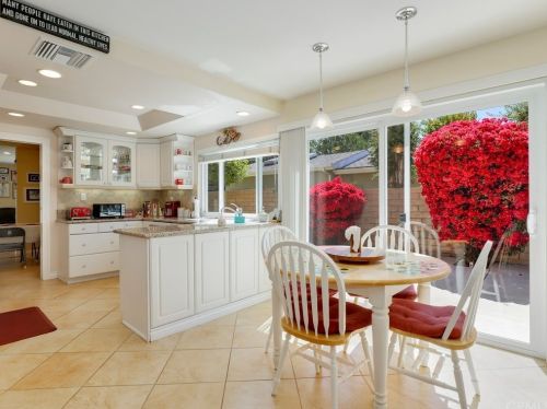 6569 Pinion St, Calabasas CA  91377-1212 exterior