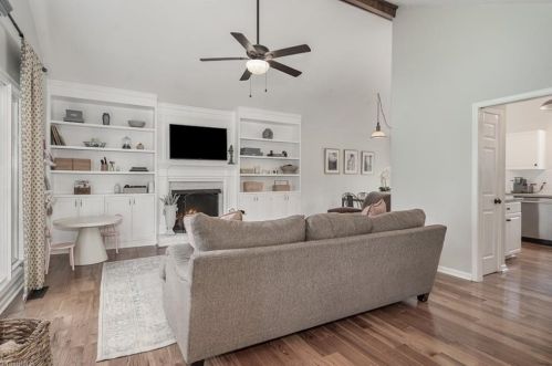 2704 Bardwell Rd, Greensboro NC  27410-8259 exterior