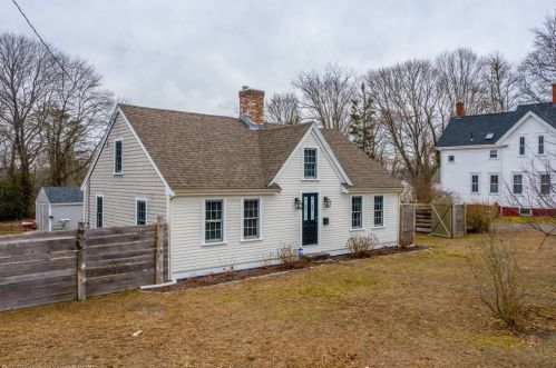 50 Gibbs Ave, Wareham, MA 02571-1439