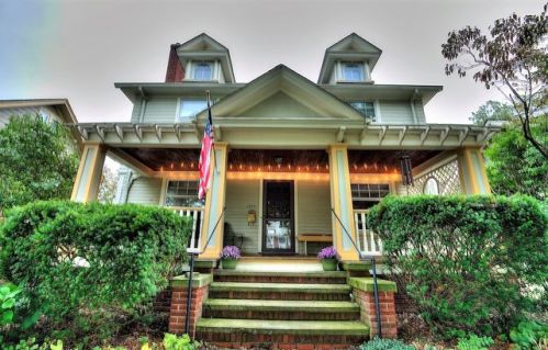1553 Arthur Ave, Cleveland, OH 44107-3803