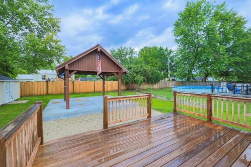 5719 Tall Oaks Dr, Milford OH  45150-2525 exterior