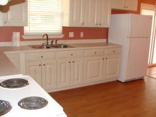 404 Hackberry St, Fredericksburg TX  78624-2630 exterior