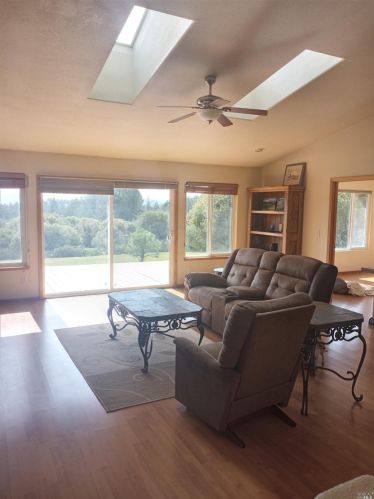 5480 Canyon Rd, Willits CA  95490-9242 exterior