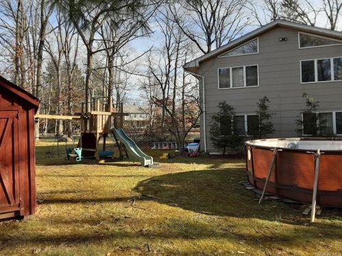 2 Marjorie Dr, Airmont NY  10901-7707 exterior