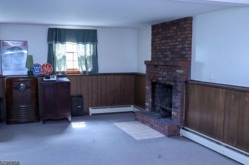 80 Schofield Rd, West Milford Lakes NJ  07480-4562 exterior