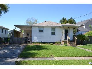 820 Thirba St, Metairie, LA 70003-6336