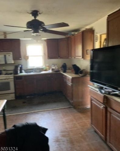650 Ridge Rd, West Milford Lakes, NJ 07480-1300