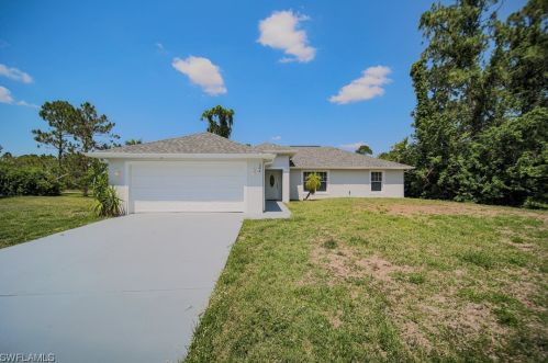 304 Radford Ave, Lehigh Acres, FL 33974-0490