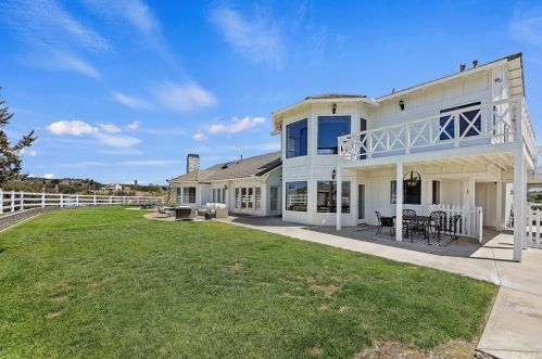 23920 La Vella Rd, Temecula CA  92590-3944 exterior