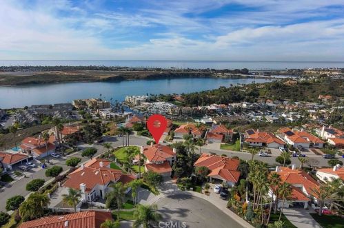 4565 Sea Bluff Cir, Carlsbad CA  92008-3671 exterior