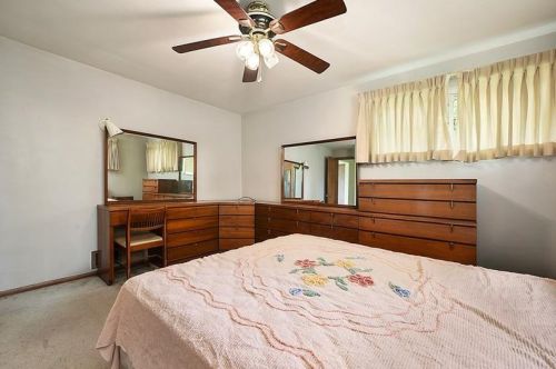 3959 Boulevard Dr, Pittsburgh PA  15217-2619 exterior