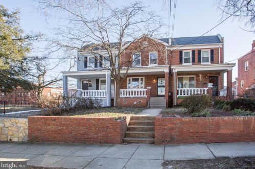 1237 Savannah St, Washington, DC 20032-4548