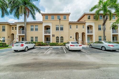 4435 160th Ave, Hollywood FL  33027-5731 exterior