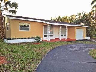 6416 Fletcher St, Hollywood, FL 33023-2130