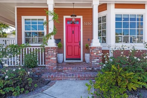 5250 Appian Way, Long Beach CA  90803-1901 exterior