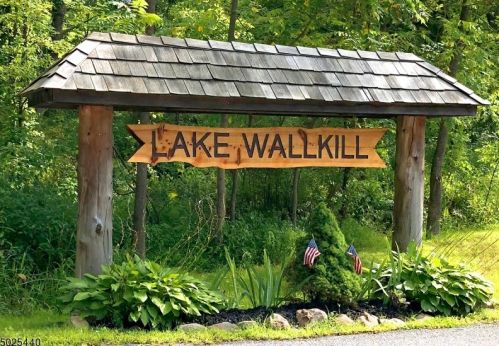 5 Flat Bush Rd, Wantage NJ  07461-4457 exterior