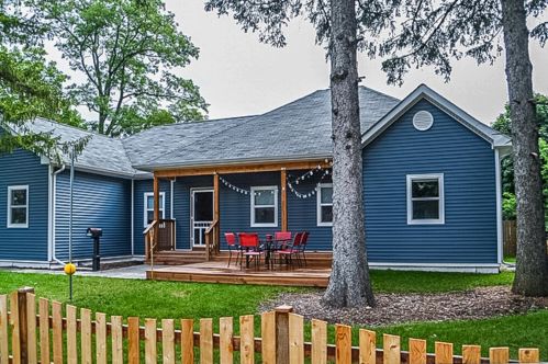 1030 Wheeler St, Lake Geneva, WI 53147-1148