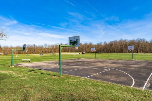 312 Isaac Tharp St, Pataskala OH 43062 exterior