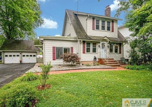 1 Plainfield Ave, Metuchen, NJ 08840-1331