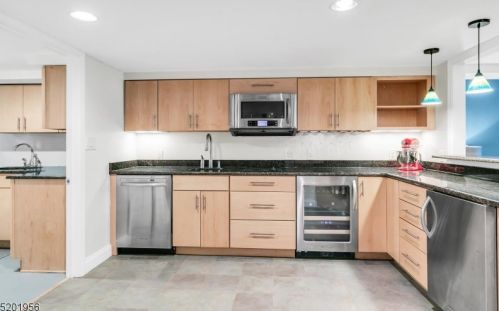 127 Hillside Ave, Bedminster NJ  07921-2516 exterior