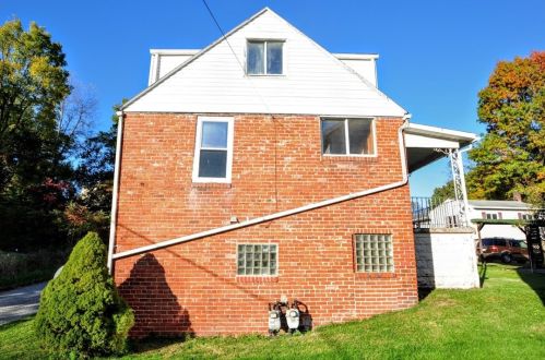 270 Mennonite Church Rd, Grays Landing, PA 15461-2544