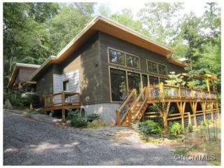 49 Leisure Ln, Swannanoa, NC 28778-2305