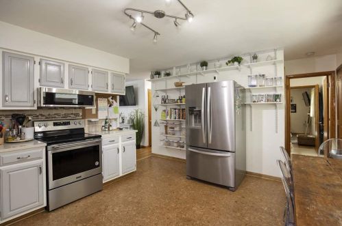 1517 Homberg Ln, Madison, WI 53716-1977