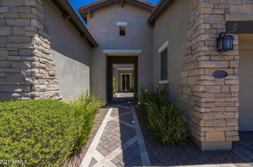 5221 Barwick Dr, Cave Creek, AZ 85331-2406