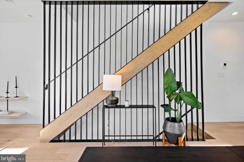 1601 2nd St, Philadelphia PA 19133-0033 exterior