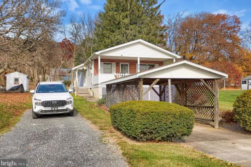 616 Pottsville St, Lykens, PA 17048-1644