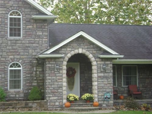 48505 Ridge Rd, Vermilion, OH 44001-9611
